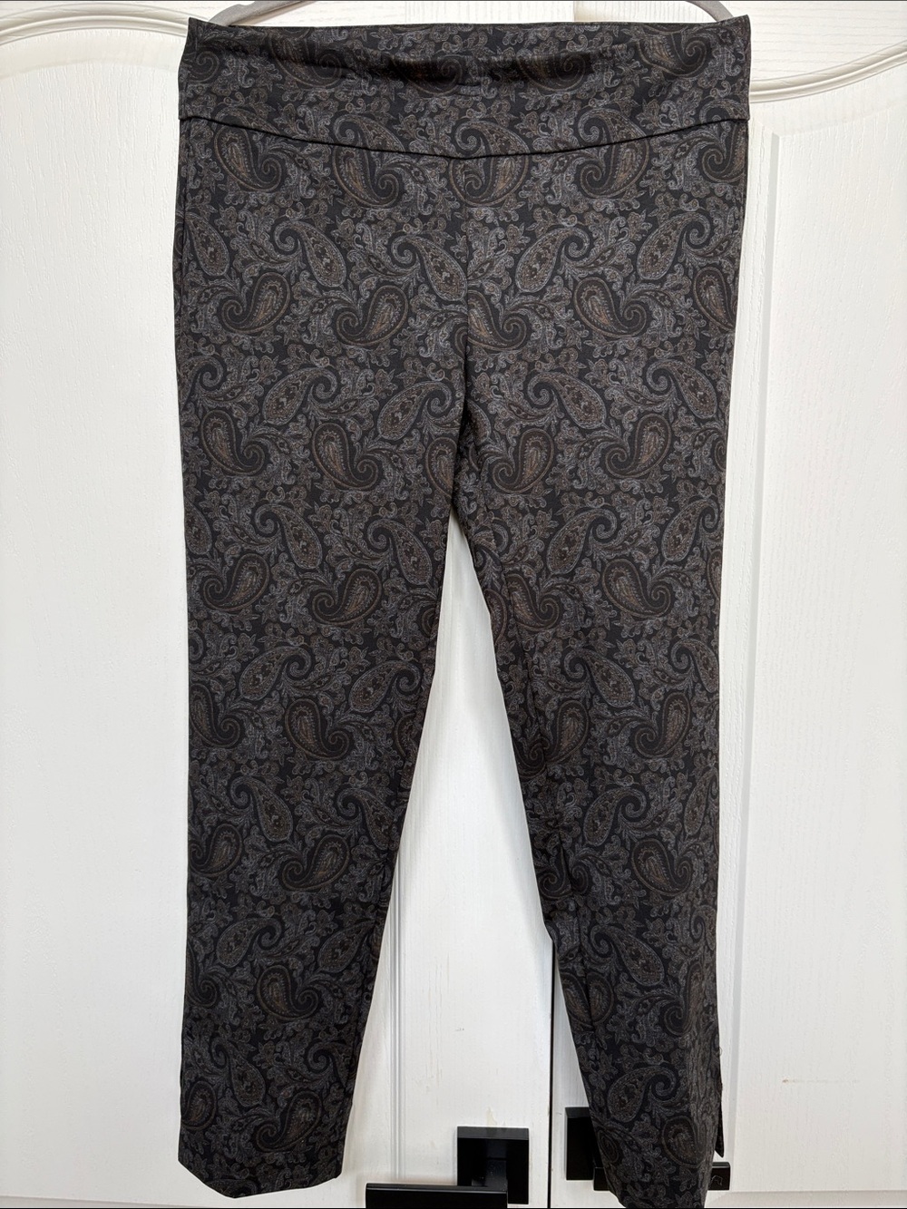 Zac & Rachel Charcoal Paisley Leggings
